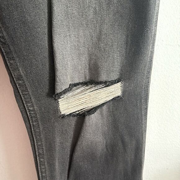 HOLLISTER ultra high-rise mom jean NWT - Picture 5 of 10